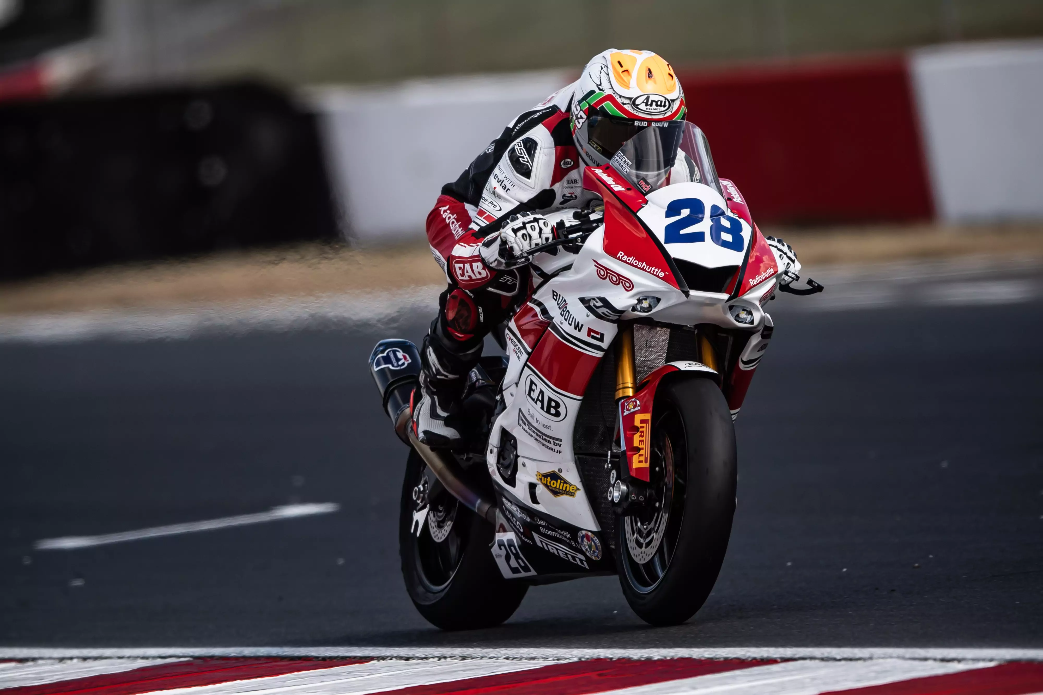 Good speed but disappointing results for Glenn van Straalen at Donington Park